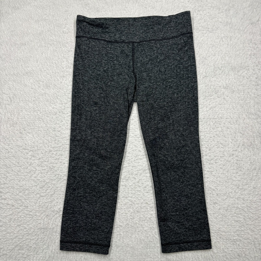 Under‎ Armour All-Season Gear Fitted Capri Yoga Pants Leggings Gray Women's M
